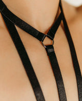 Vera Elastic Body Harness neck details