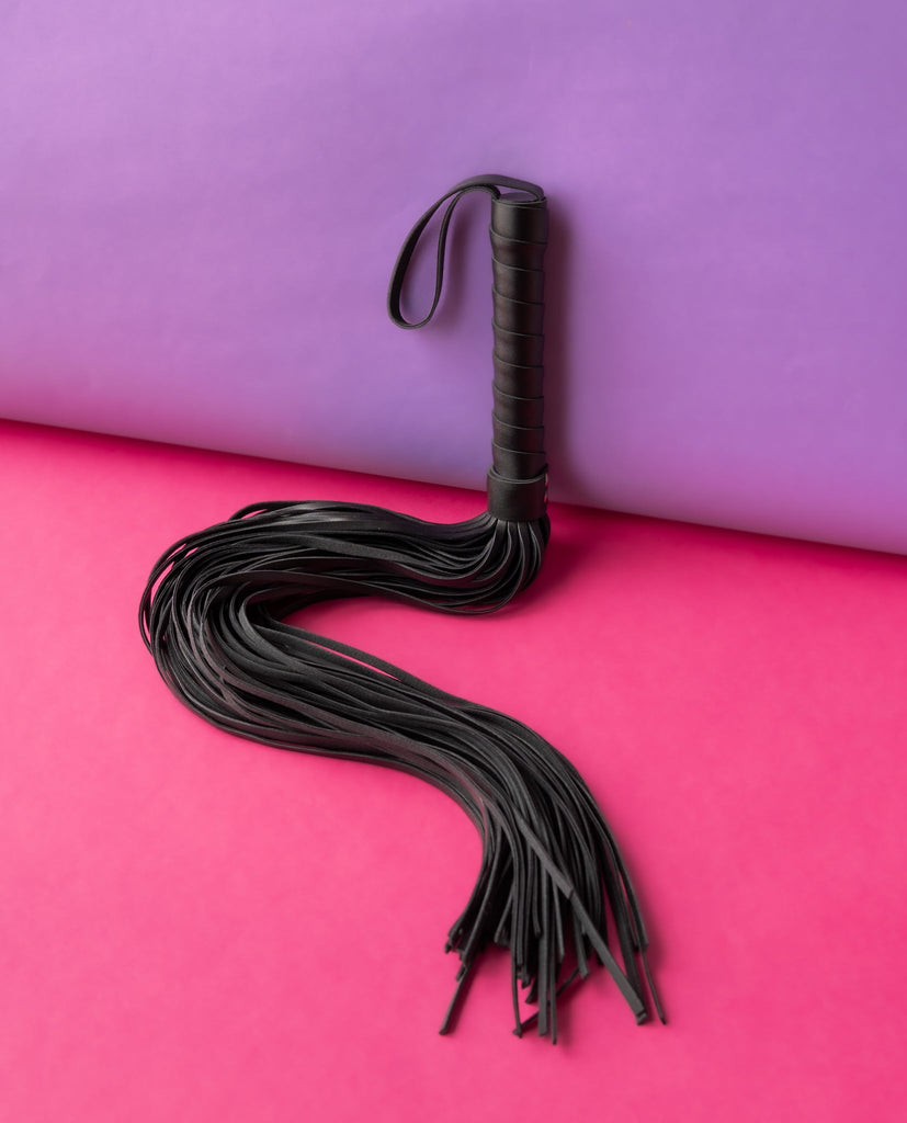 new bdsm whip me good flogger with handy loop, Comfortable Hand Grip, Stylish Look, Durable Material