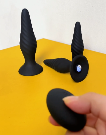 peachy bunch anal trainer video