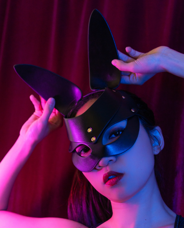 model wearing arianna leather bunny mask