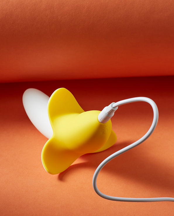 Holla Banana Vibrator with charging cable
